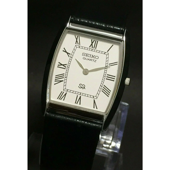 Vintage Style Seiko Quartz Mens Silver Watch & White accents W/ Leather Strap - Picture 5 of 8